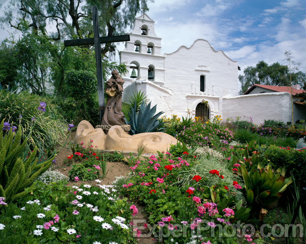 Nice photo of Mission Basilica San Diego de Alcala
