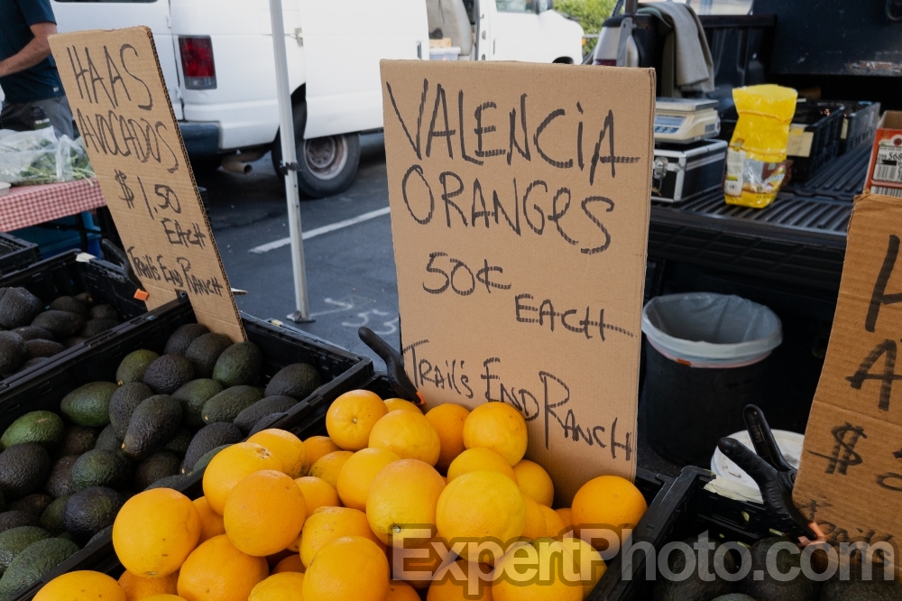 Nice photo of Valencia Oranges for sale at the Temecula Farmers Market