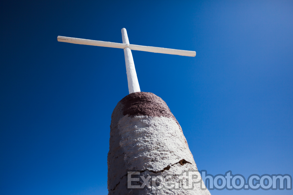 Nice photo of Cross at the top of Salvation Mountain