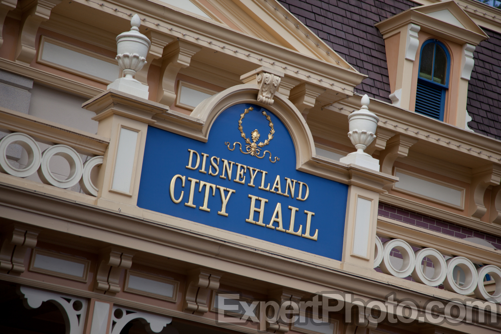 Nice photo of Disneyland City Hall